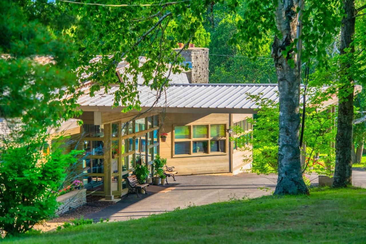 Roaring Brook Ranch Resort Lake George Exterior foto