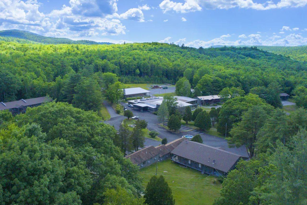 Roaring Brook Ranch Resort Lake George Exterior foto