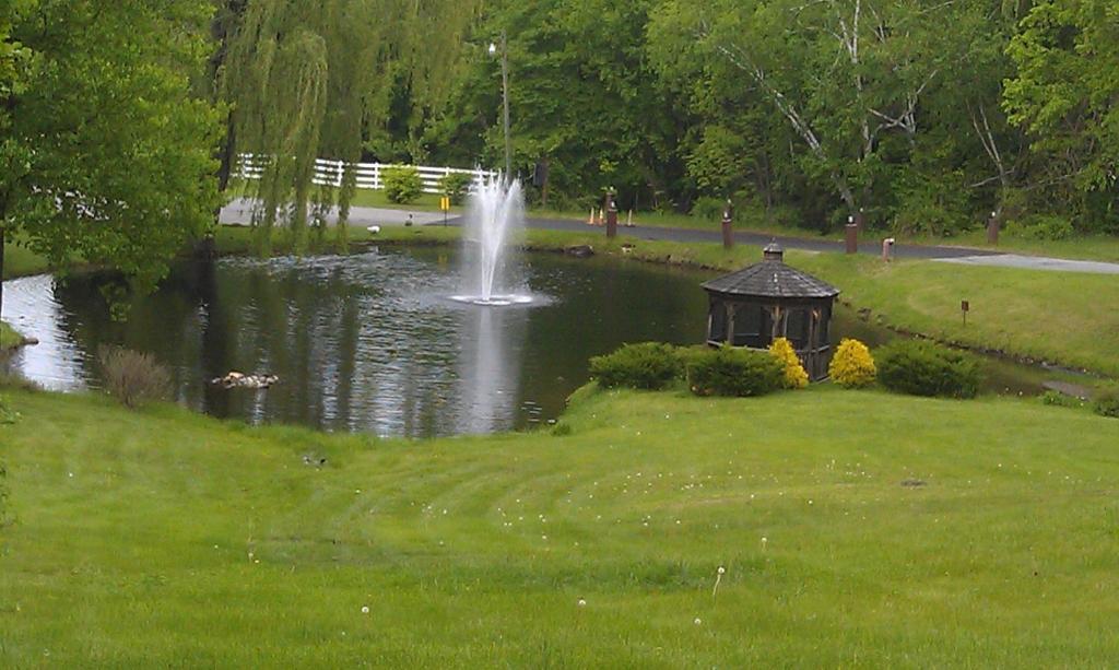 Roaring Brook Ranch Resort Lake George Exterior foto