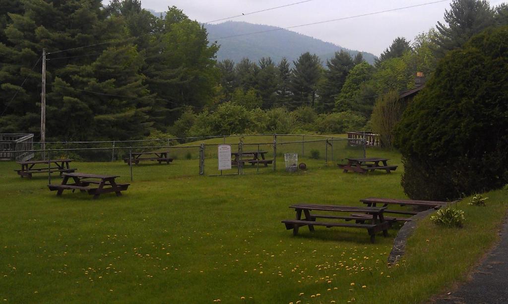 Roaring Brook Ranch Resort Lake George Exterior foto