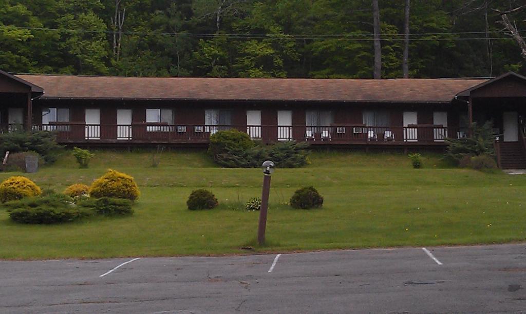 Roaring Brook Ranch Resort Lake George Exterior foto